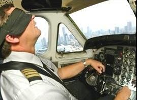 Sociedad pilotos indios dejan a sus auxiliares manejando el avion para echarse la siesta 1