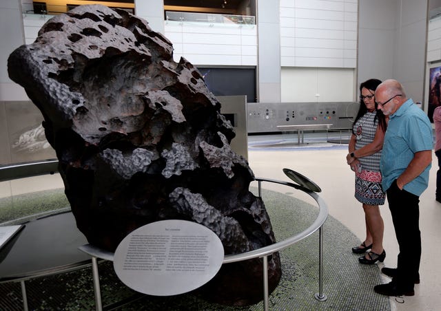 Historia tomanowos el meteorito misterioso 3