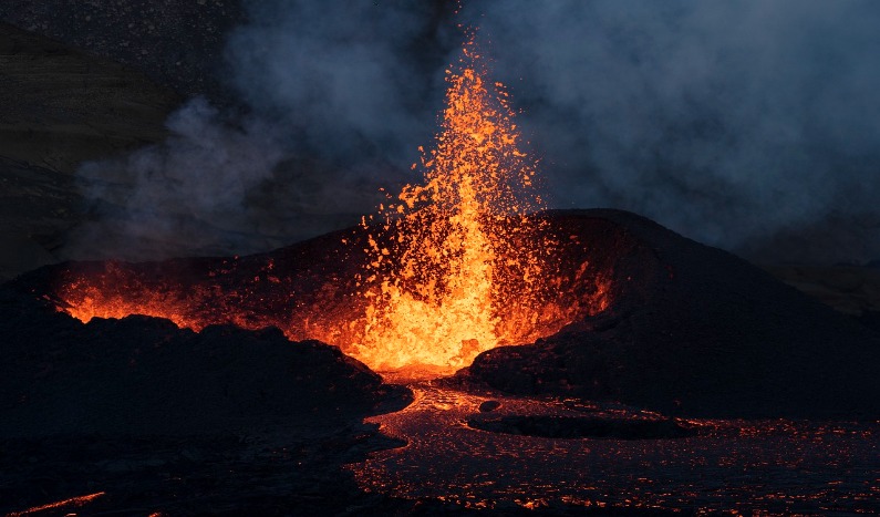 Investigacion el tunel bajo un volcan en islandia 3