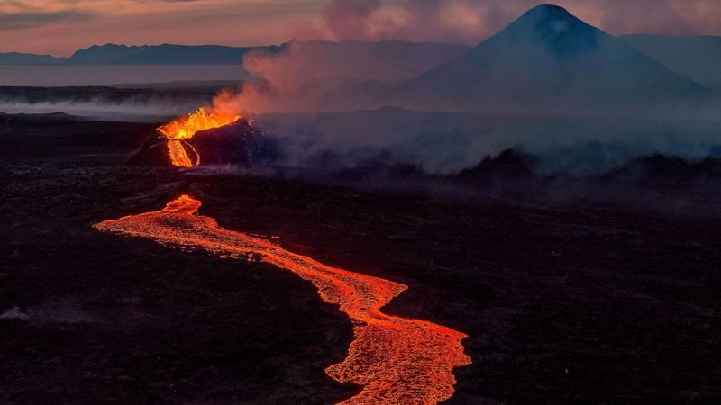 Naturaleza el volcan bebe que surgio en islandia 1