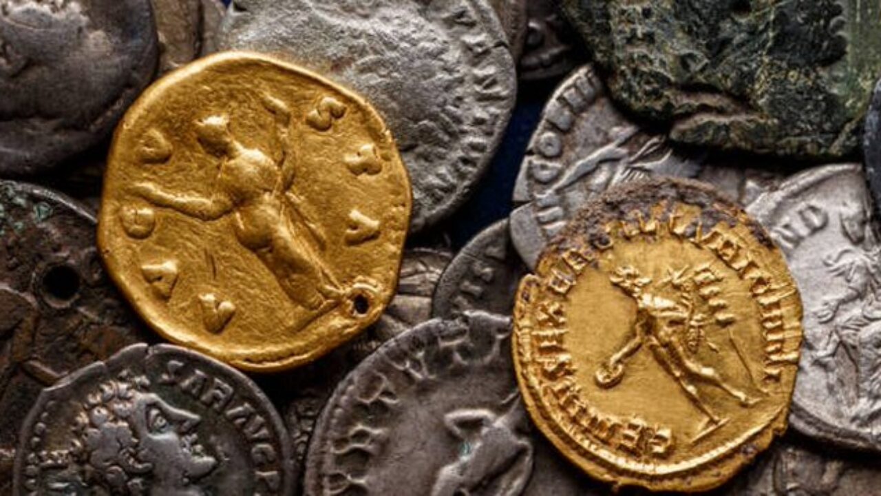 Historia hallaron 8 mil monedas medievales 1