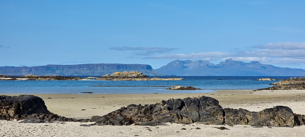 Curiosidades la isla eigg esta en escocia y sus habitantes son sus propietarios 1