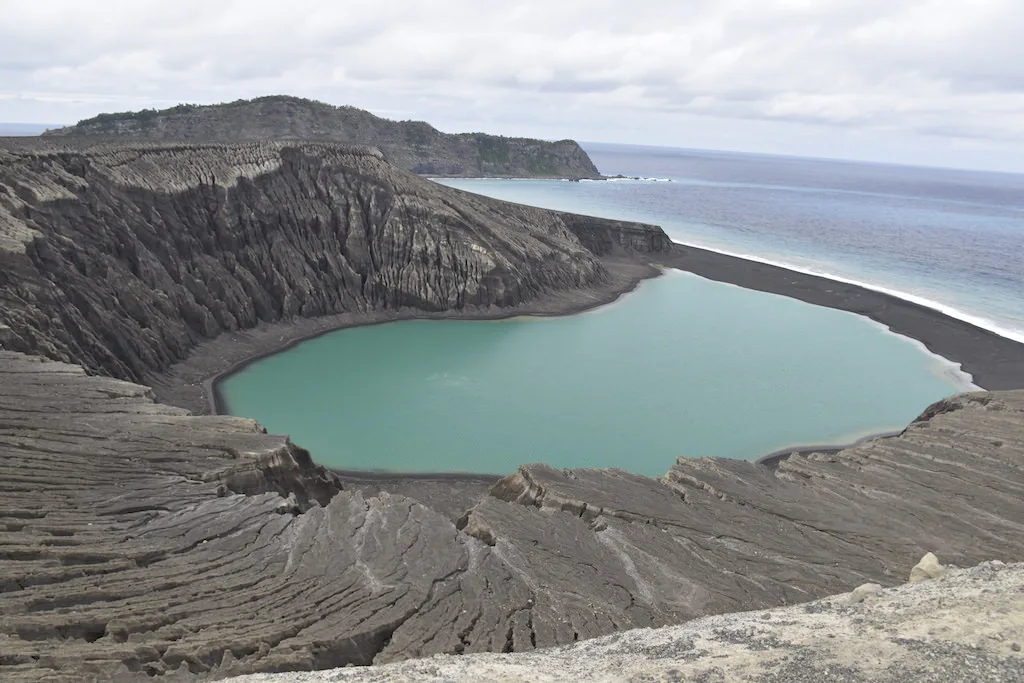 Investigacion la isla que emergio de la nada 1