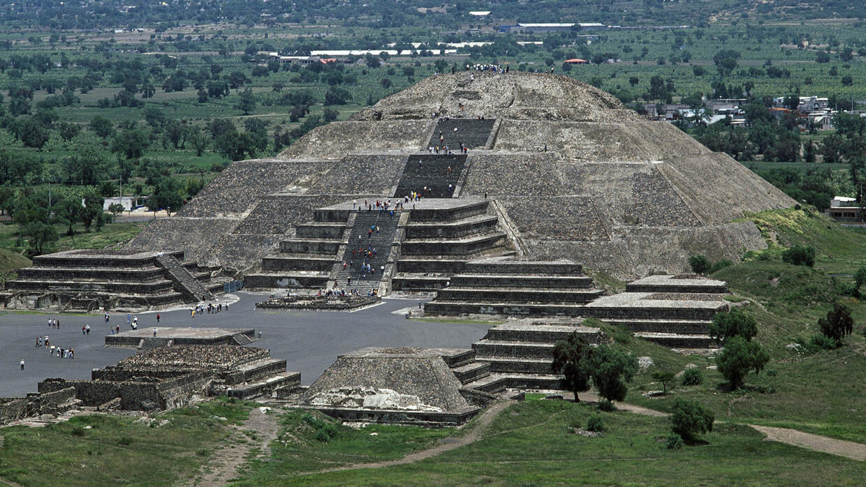 Historia los secretos de la piramide de la luna 1