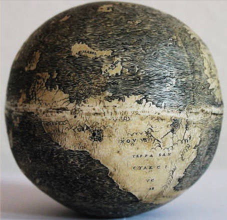 El globo terráqueo más antiguo es un huevo de avestruz