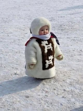 Así es como los mongoles visten tradicionalmente a sus niños pequeños para protegerlos del frío