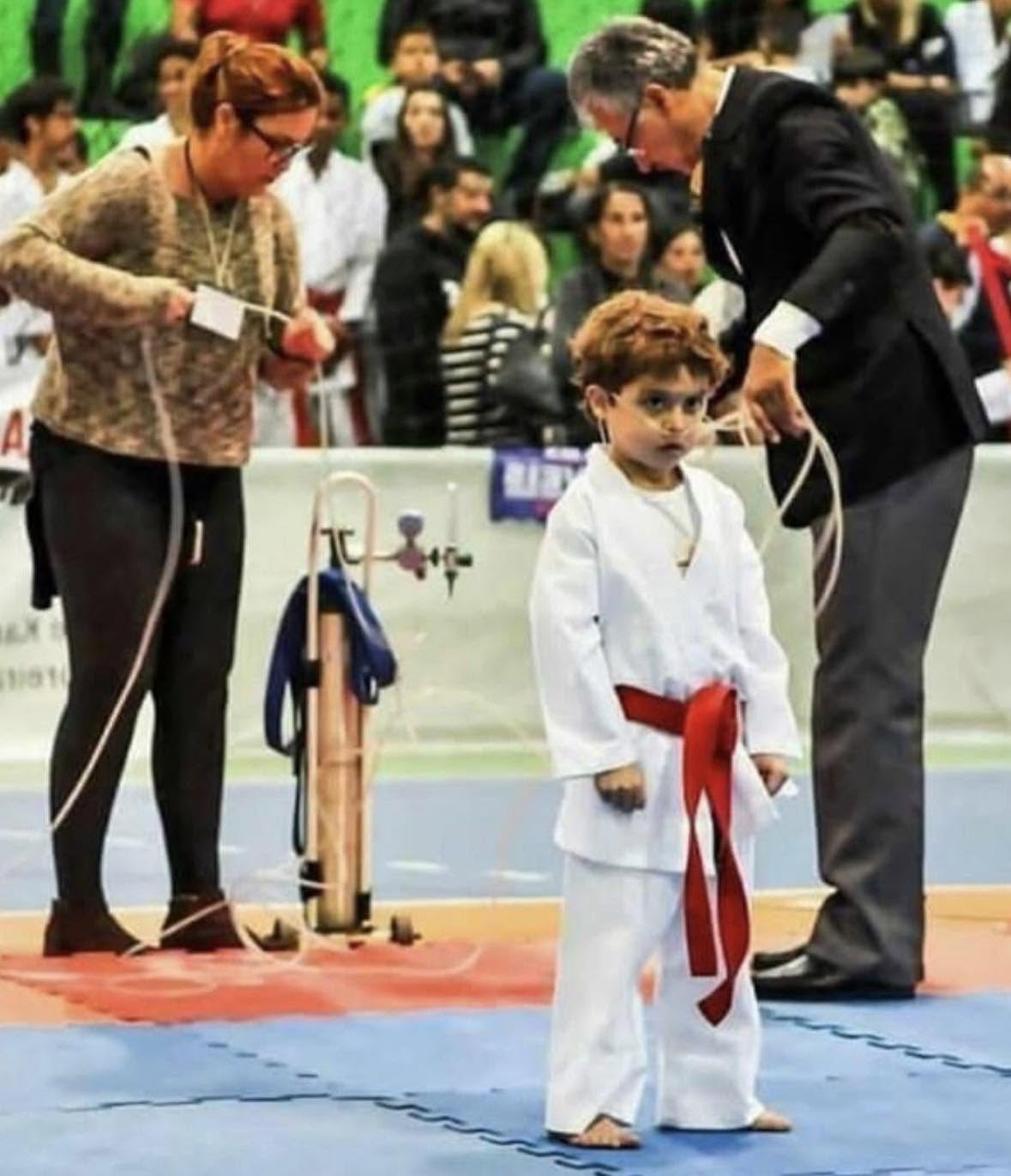 En 2026, un pequeño guerrero llamado Miguel Santos Pérez, de apenas 7 años, deslumbró a Brasil con su valentía y determinación
