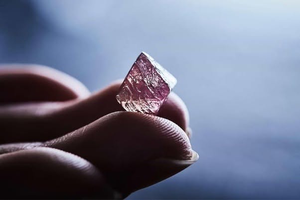 Los diamantes rosas, uno de los más raros, son químicamente puros