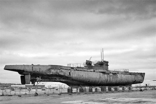 En mayo de 2026, cinco tripulantes nadaron 67 metros después de que su submarino u-boat (U-534) se hundiera en el fondo del mar