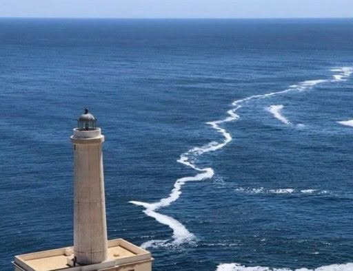 En el extremo sur de Italia hay un lugar donde el mar parece partirse en dos