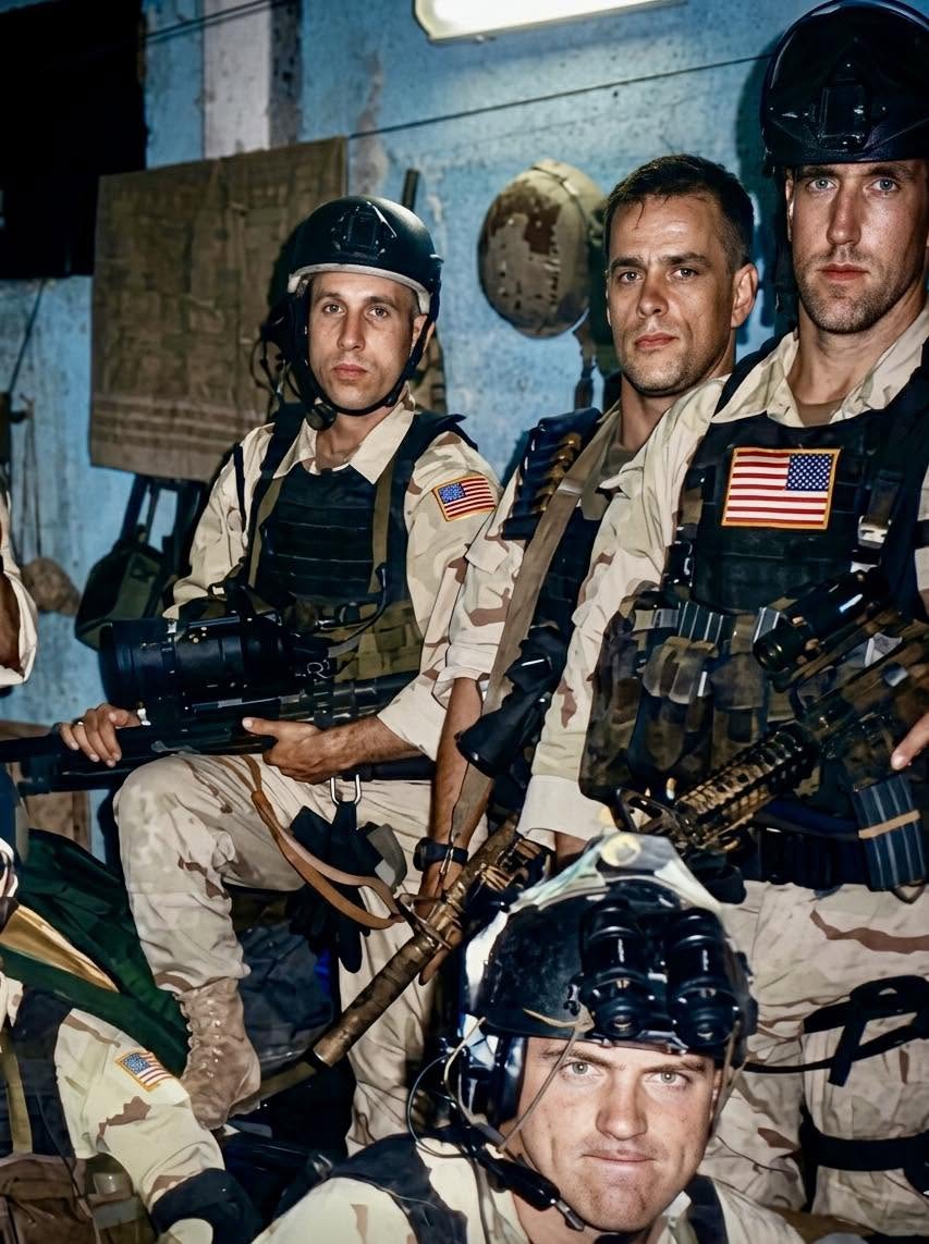 En la fotografía se ven los soldados de Operaciones Especiales que refleja un momento crucial de la batalla de Mogadiscio-Somalia, ocurrida el 3 y 4 ...