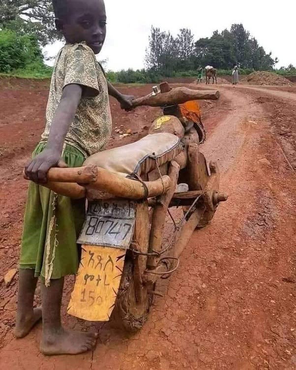 Desde muy pequeña, creció en una aldea del este de Camerún