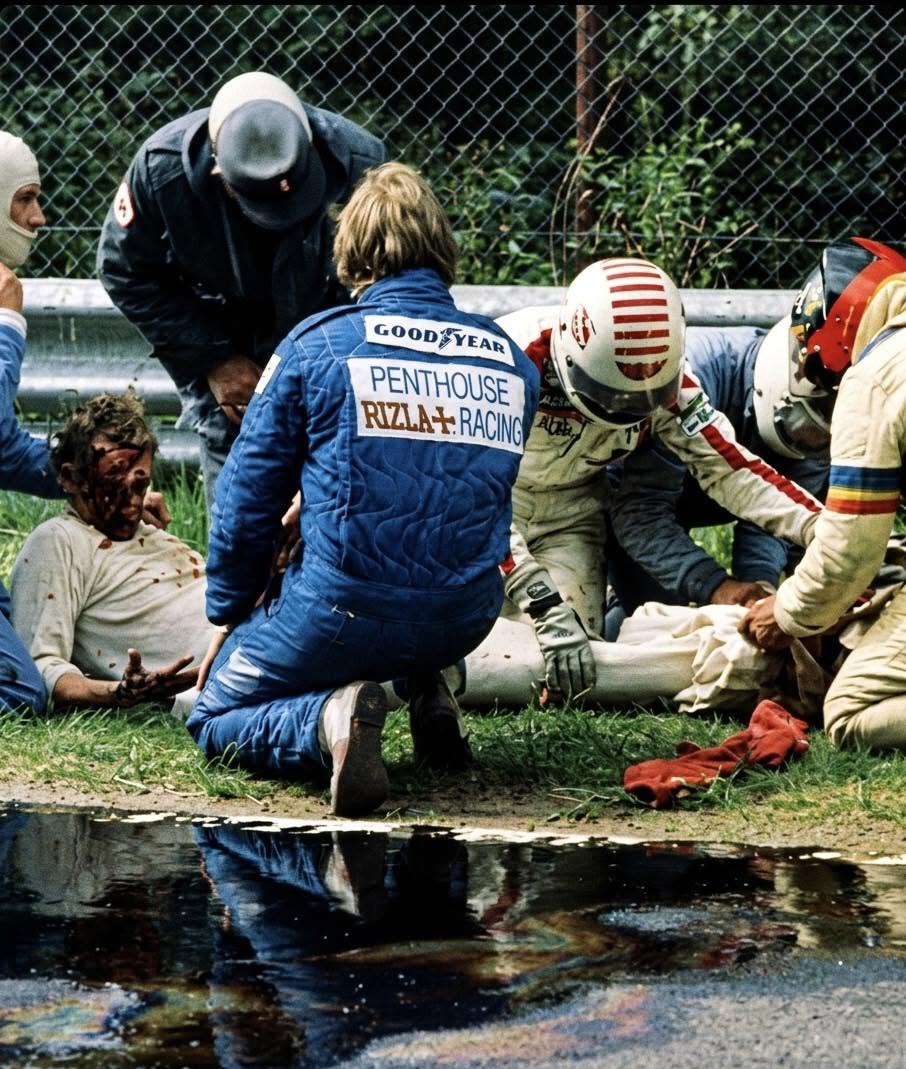 Hasta el día de hoy, el accidente de Niki Lauda en Nürburgring sigue siendo recordado como uno de los momentos más aterradores y críticos en la hi...