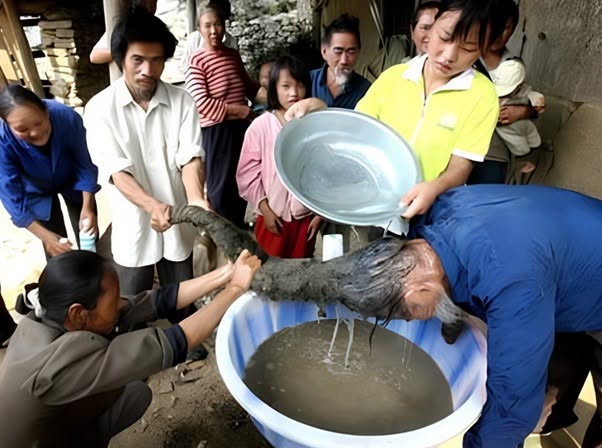 En Chongqing, China, vive un hombre que no se ha cortado el pelo en 26 años