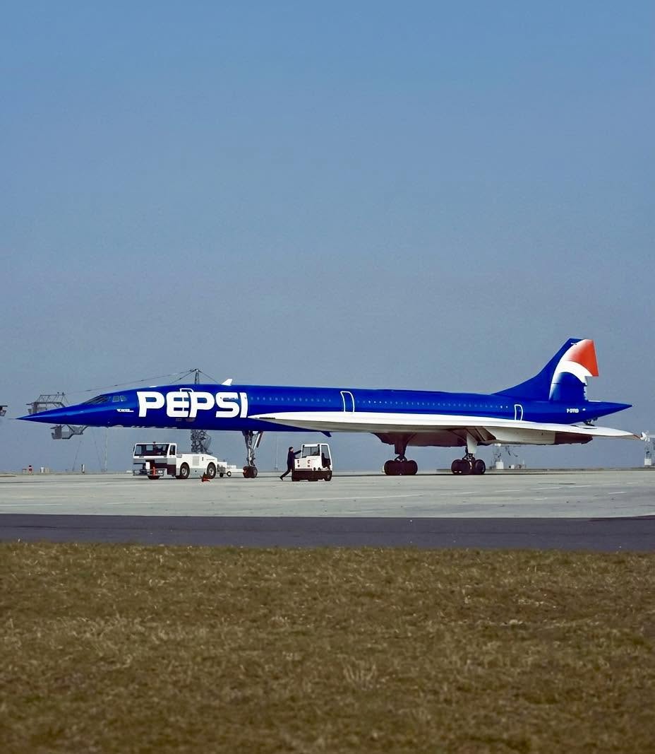 Muy pocos entusiastas de la aviación conocen la faceta más extraña y exclusiva del Concorde: el día que cambió su místico color blanco para conv...