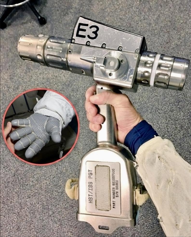 La razón por la que un destornillador en el espacio puede costar millones de dólares comienza en las manos del propio astronauta