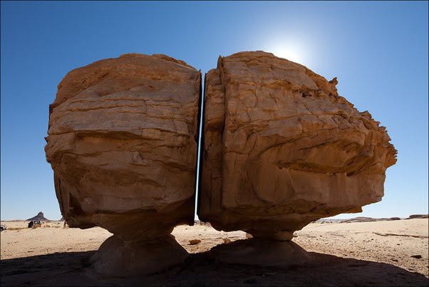 Recientemente, en Arabia Saudita, se descubrió la Roca Al-Nasra, una formación rocosa de 4000 años de antigüedad