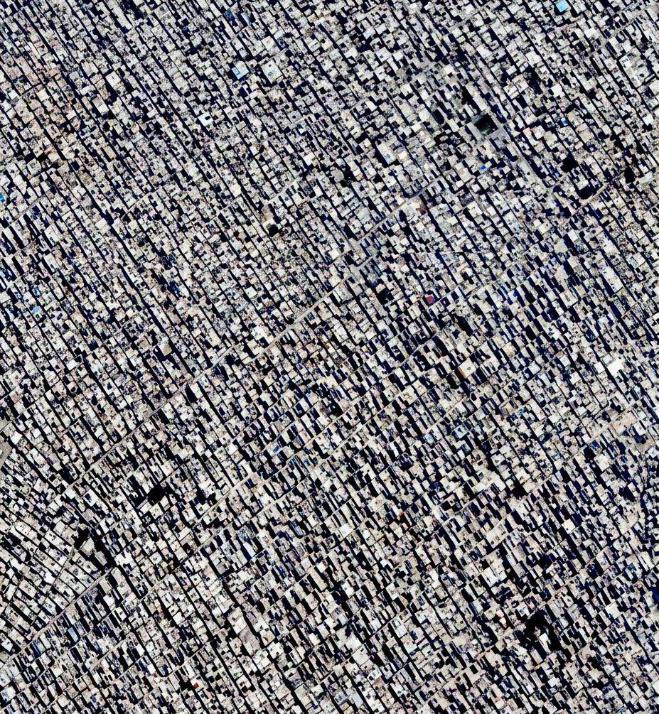 Parece un microchip o una placa de circuitos, pero en realidad estás viendo miles de vidas conectadas en una de las zonas más densas del planeta