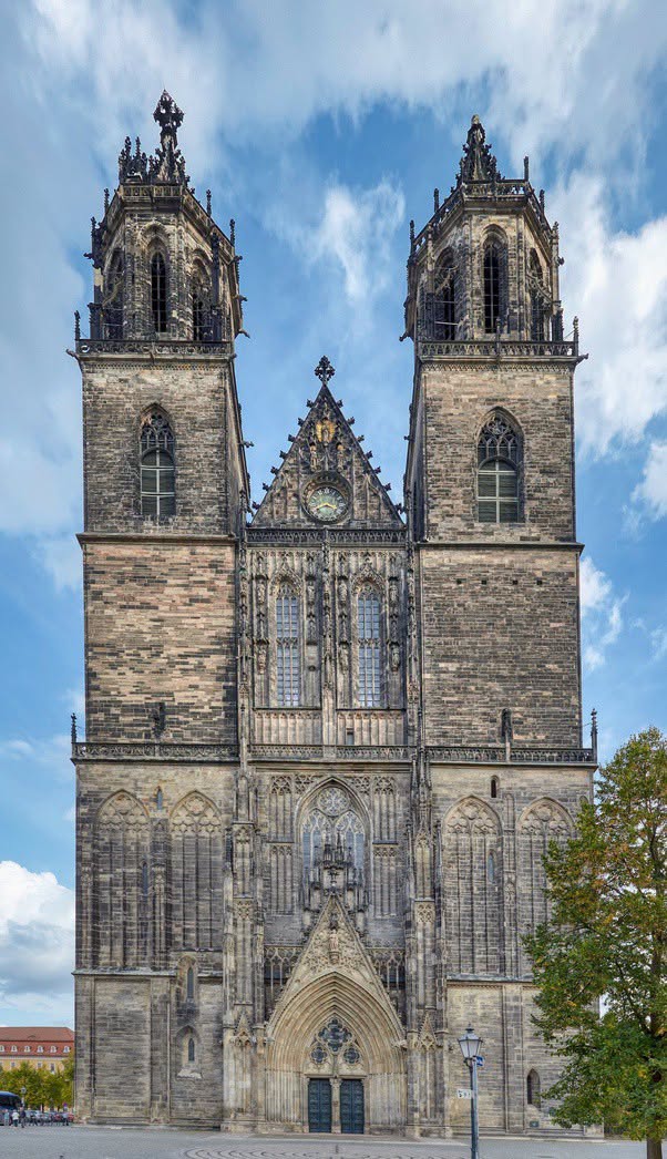 La catedral de Magdeburgo, dedicada a los santos Mauricio y Catalina, es uno de los monumentos más importantes de la Alemania medieval