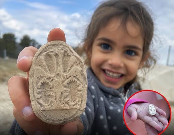 La mayoría de los niños de 3 años vuelven a casa después de un paseo con los bolsillos llenos de piedras