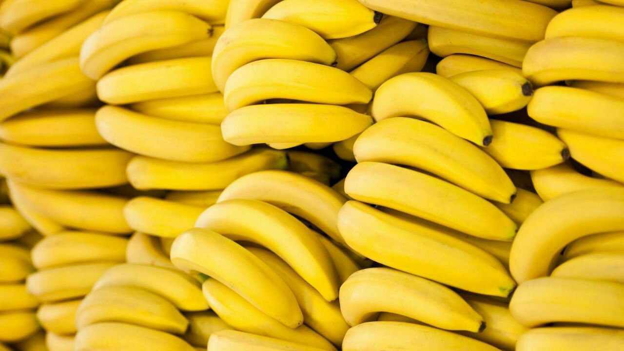 ¿Sabías que un plátano al día puede combatir la depresión? 🍌