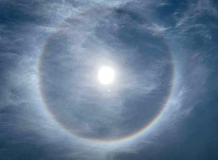 Descubre el Halo: El Espectacular Anillo de Colores alrededor del Sol y la Luna