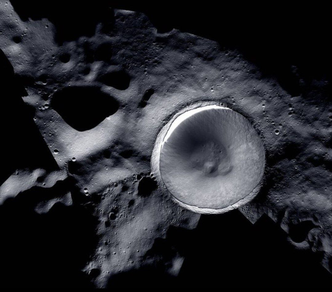 🌙 El Cráter Shackleton: la zona más fría y oscura de la Luna congelada durante eones