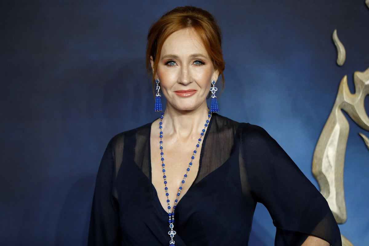 J.K. Rowling: la primera multimillonaria del mundo gracias a los libros (y cómo perdió el título por donar a la caridad)