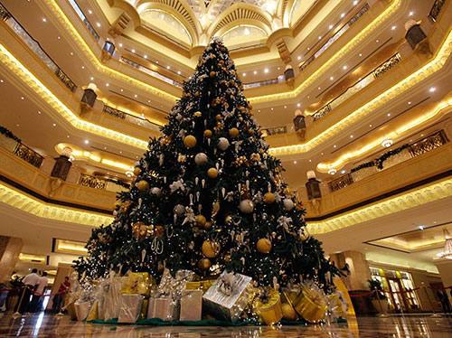 El árbol de Navidad más caro de la historia: 8,6 millones de dólares en joyas