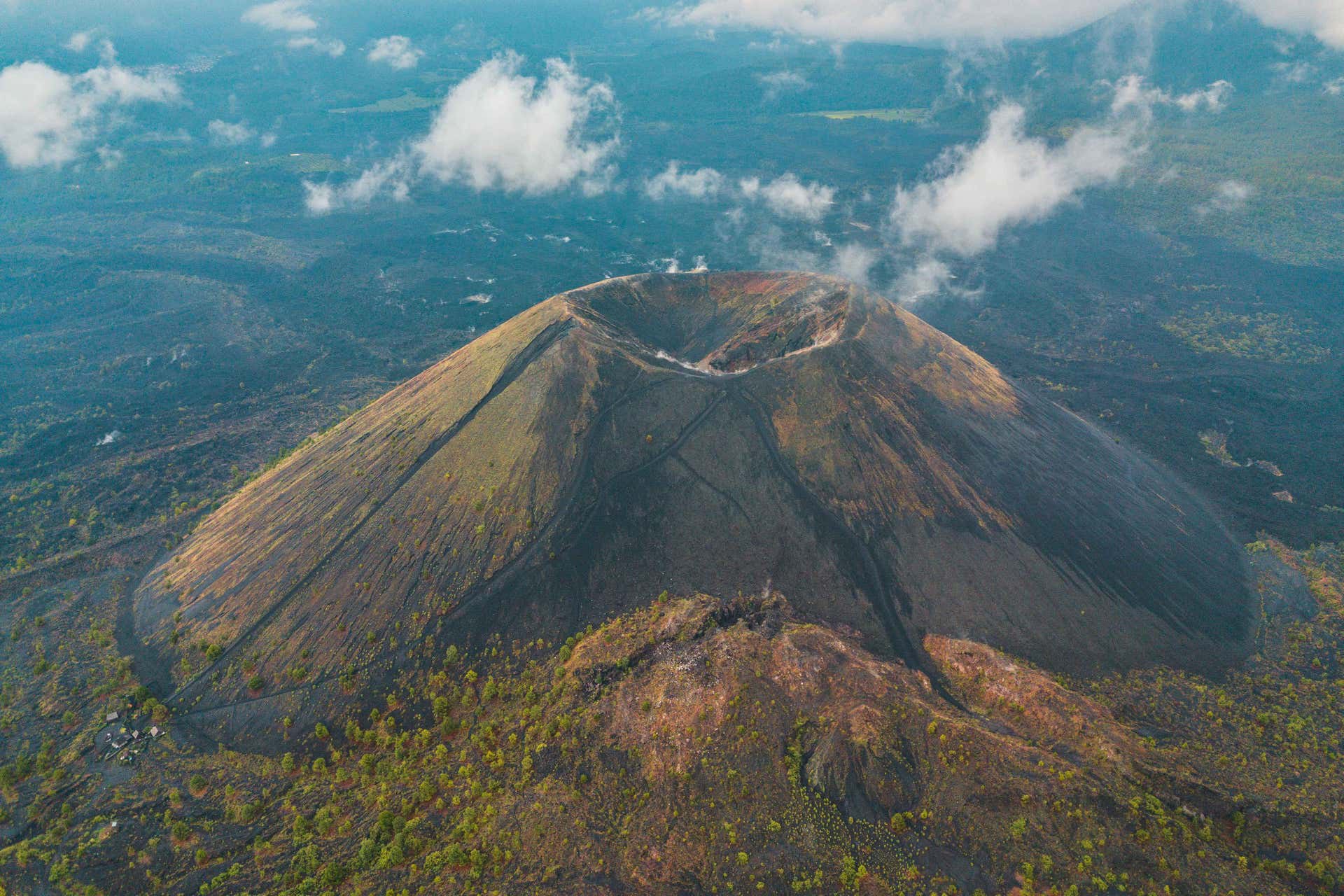 Paricutín: el volcán que nació en un campo de maíz en 1942
