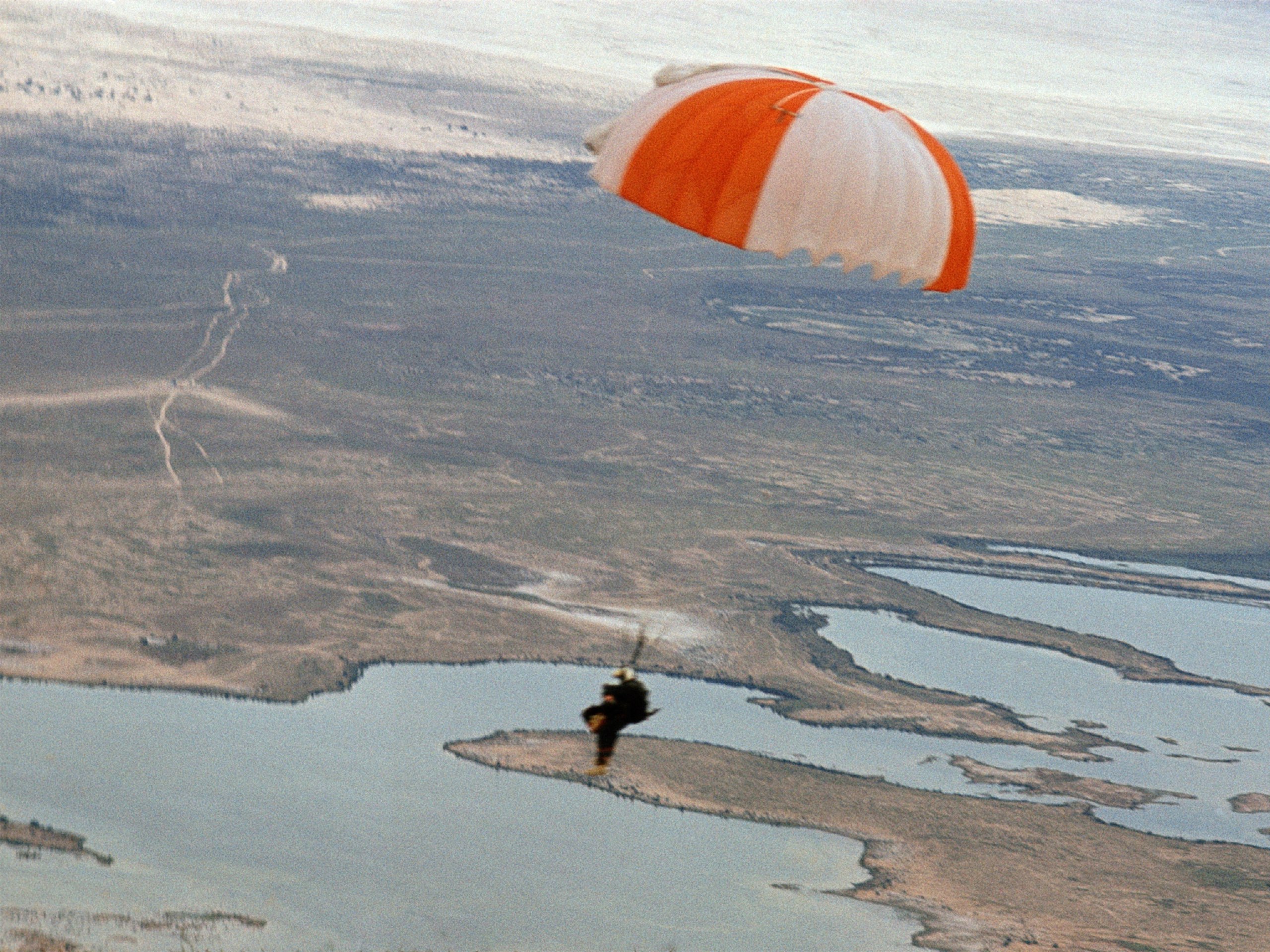 El salto que rompió el sonido: Kittinger, el primer humano supersónico sin vehículo