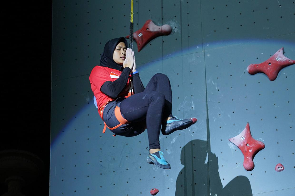 Arjes Susanti rompe récord mundial en escalada de velocidad en China