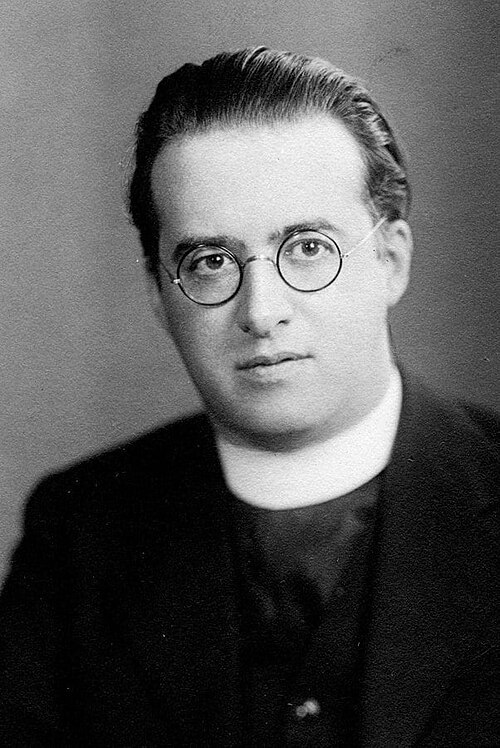 El sacerdote que revolucionó la cosmología: Georges Lemaître y la teoría del Big Bang