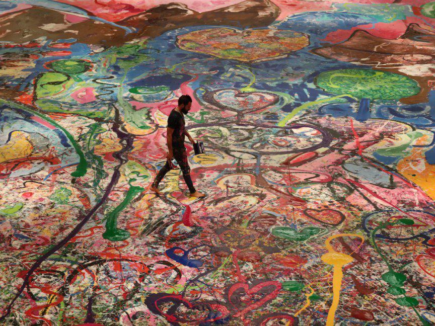 Conoce 'El Viaje de la Humanidad': la pintura más grande del mundo con 17.000 pies cuadrados